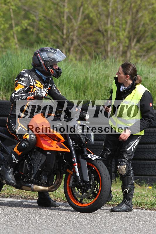 /Archiv-2025/10 23.04.2025 Cornu Master School ADR/rot-rouge/48